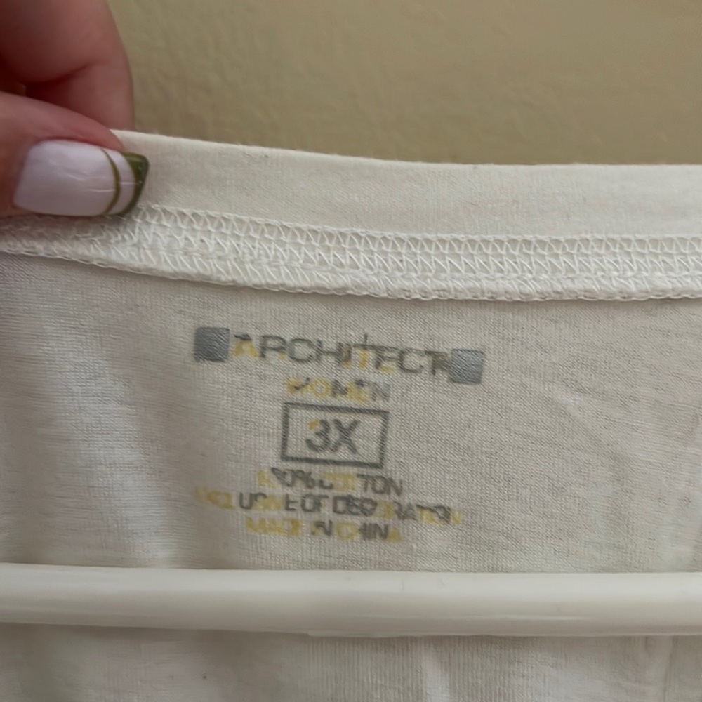 ▫️ARCHITECT: Women’s white long sleeve top w/design, size 3X, preowned▫️ - Picture 2 of 10